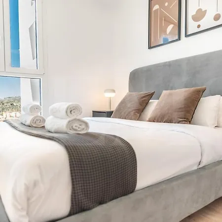 아파트 23rd Floor With Pool & Gym Rems