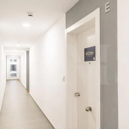 23rd Floor With Pool & Gym Rems 말라가