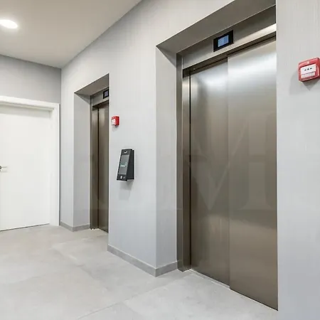 23rd Floor With Pool & Gym Rems 아파트